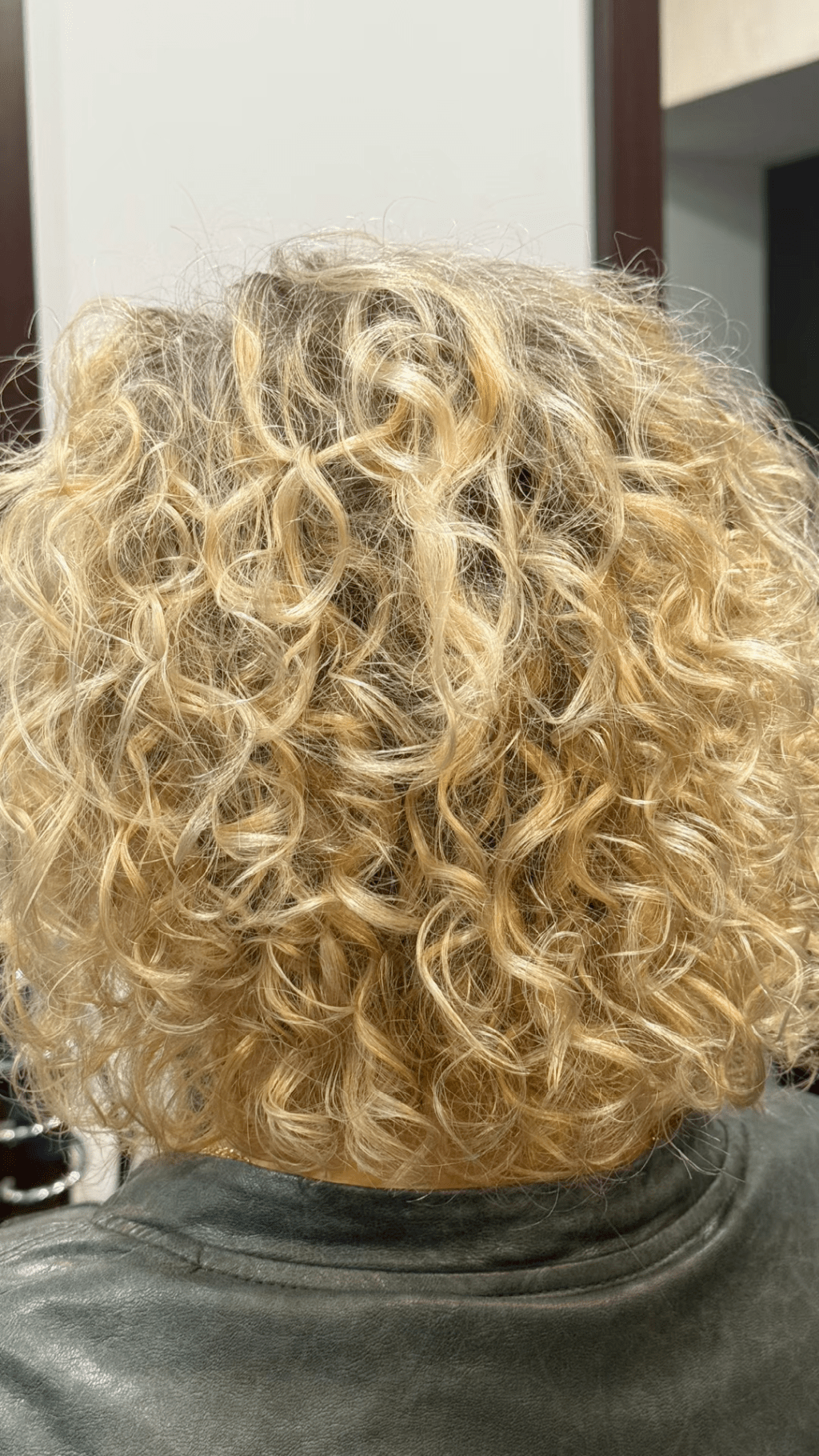 Bio trwała na włosy rozjaśnione w Eco Salon Urody&nbsp;Styl!